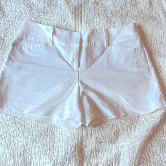 Ann Taylor signature white shorts - Picture 1 of 5